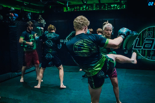 k1 kickboxing sparring at striking clinic banbury